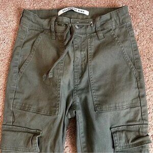Celebrity Pink Women’s 00 23 Cargo Green Jeans